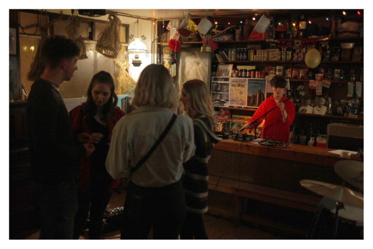 FC&C w/ Kit at Levis Corner House, Ballydehob 08 Feb 2020