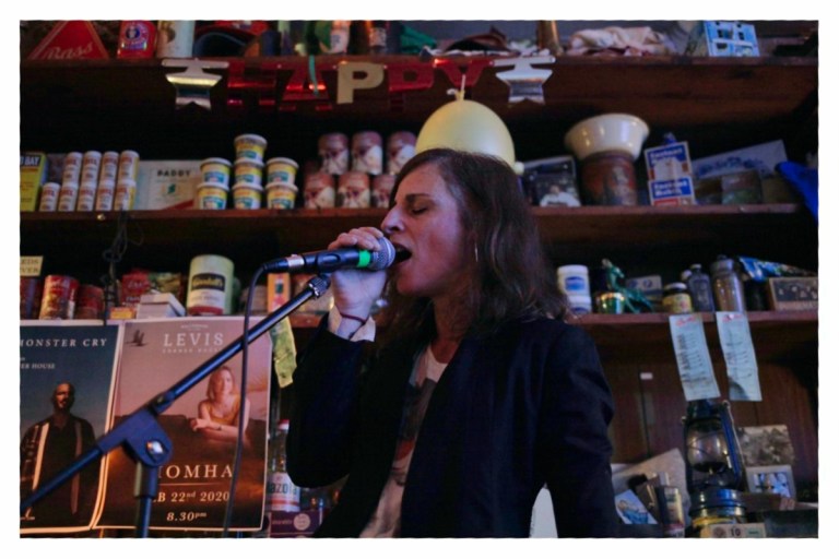 FC&C w/ Kit at Levis Corner House, Ballydehob 08 Feb 2020