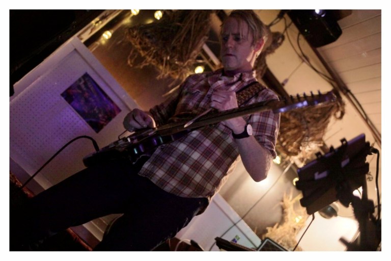 FC&C w/ Kit at Levis Corner House, Ballydehob 08 Feb 2020