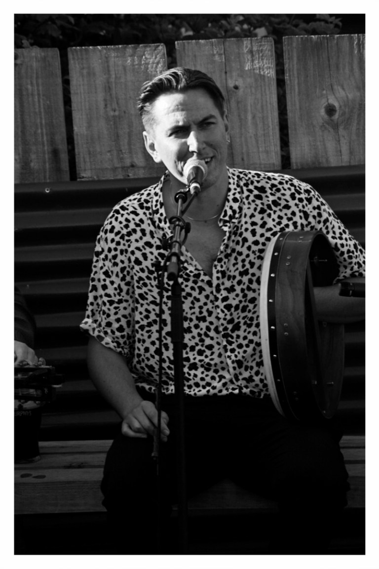 The Mary Wallopers at Levis Corner House, Ballydehob 02 August 2020