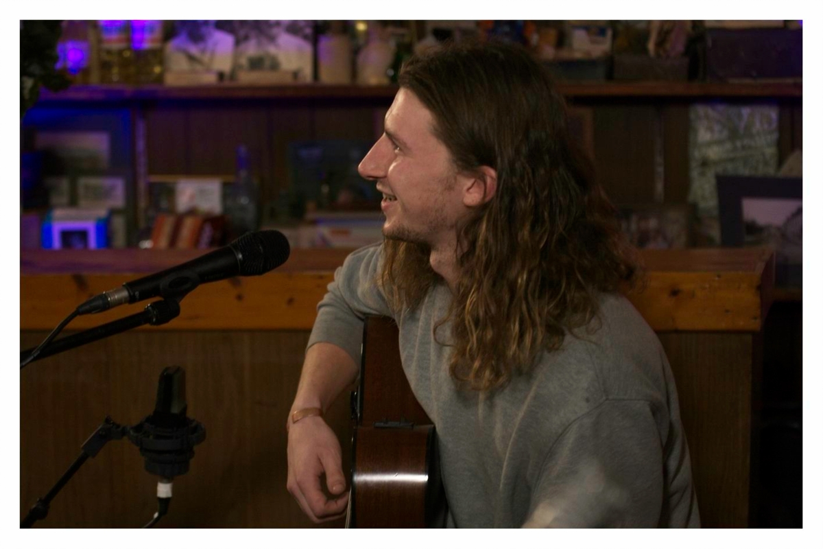 Alive In The Cracks - Levis Corner House