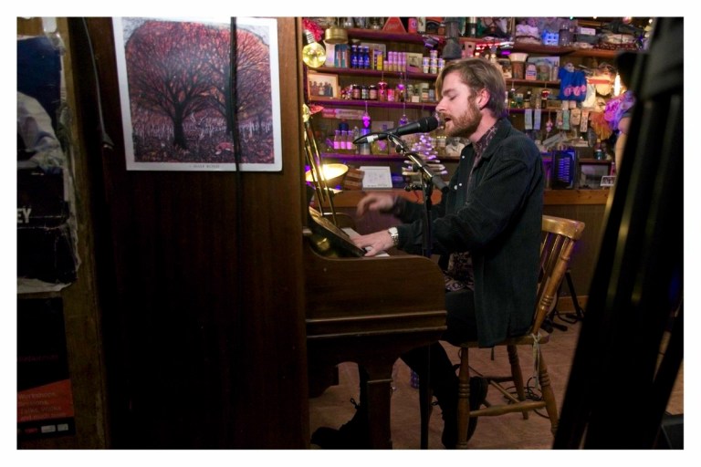 Alive In The Cracks - Levis Corner House